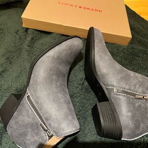 Lucky Brand Women's Gray Ankle Boots